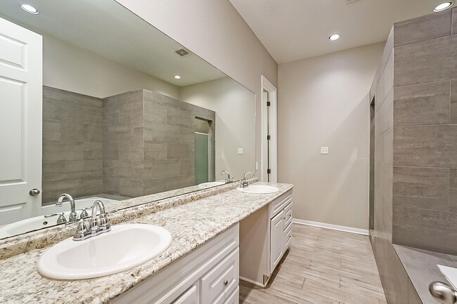 Building Photo - 10208 Jessalyn Lane