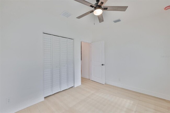 Building Photo - 829 18th St S