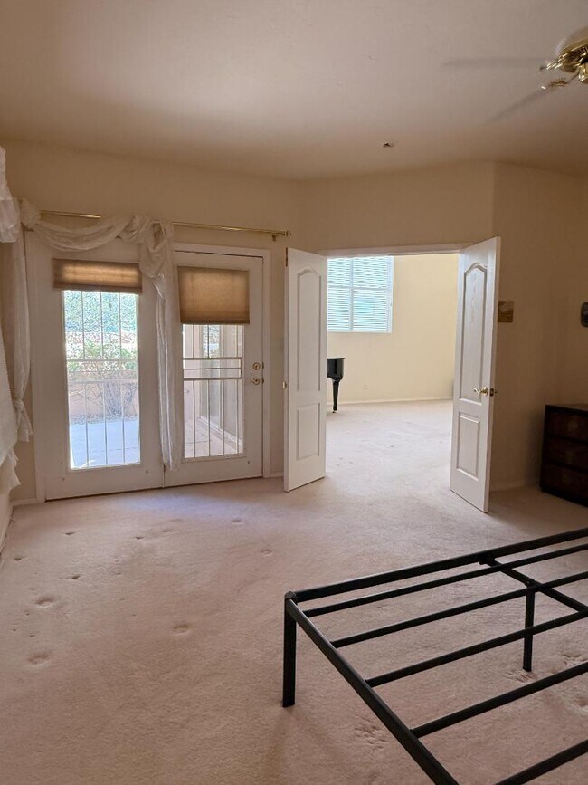 Building Photo - 711 Tramway Pl NE