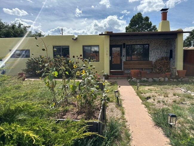 Building Photo - 1361 Santa Rosa Dr