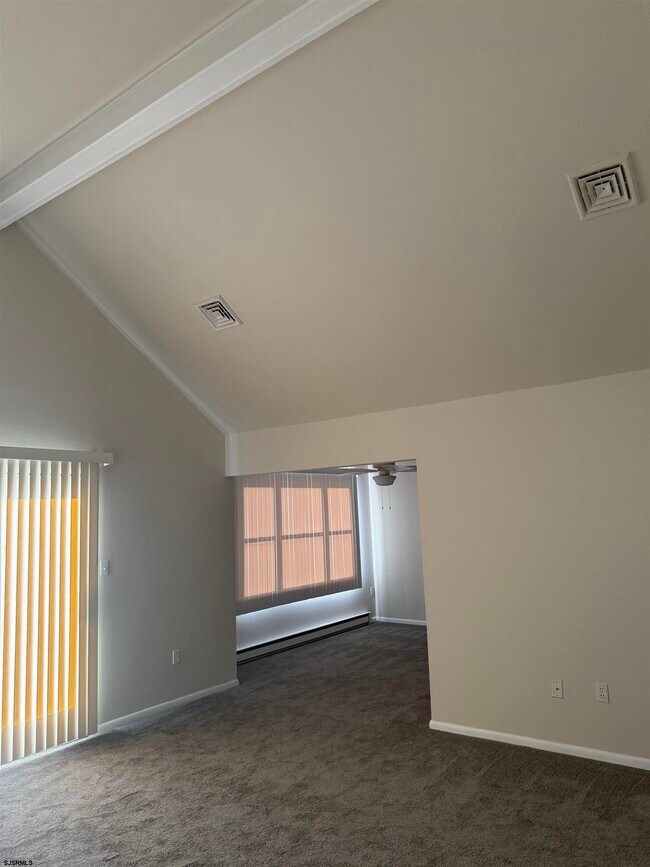 Building Photo - 33 Lighthouse Dr