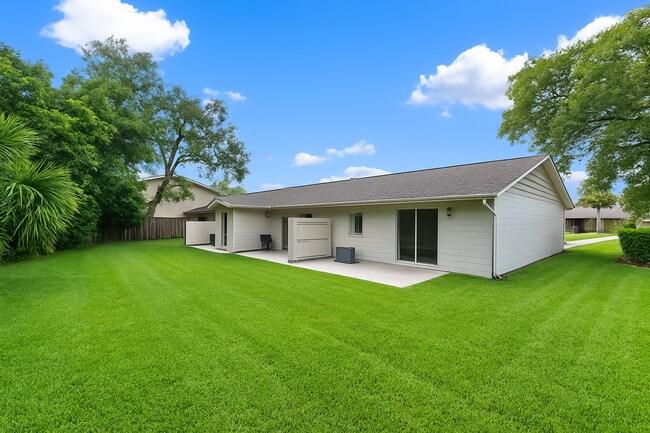 Building Photo - ***Cozy 1 Bedroom Apartment in Orange City***