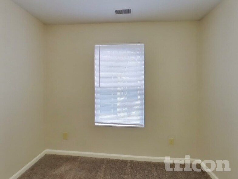Building Photo - 5839 Emmert Way