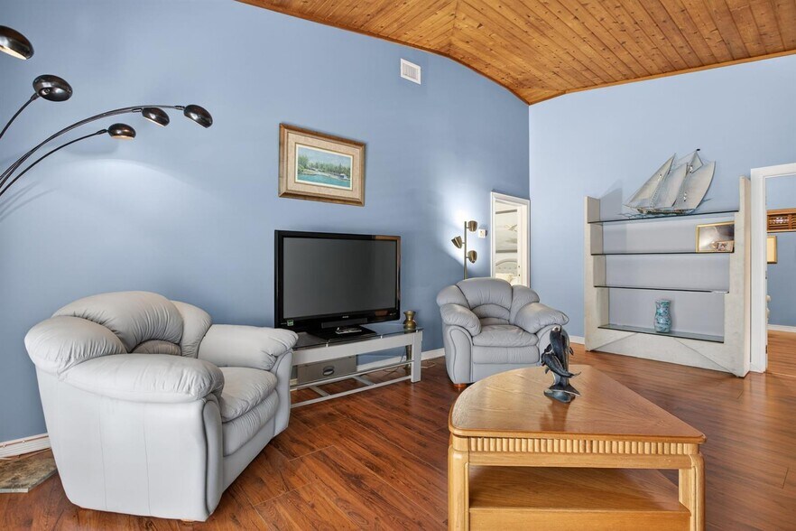 Building Photo - 3170 Estates Dr