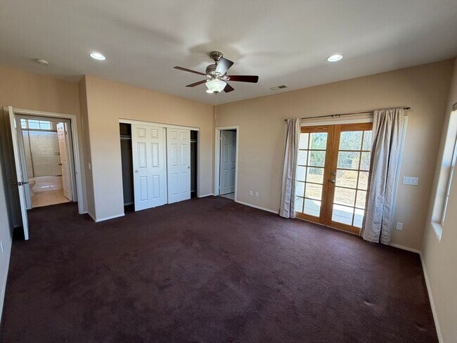 Building Photo - 32586 Galleano Ave