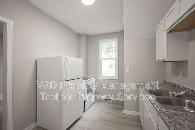 Building Photo - 9911 Olivet Ave