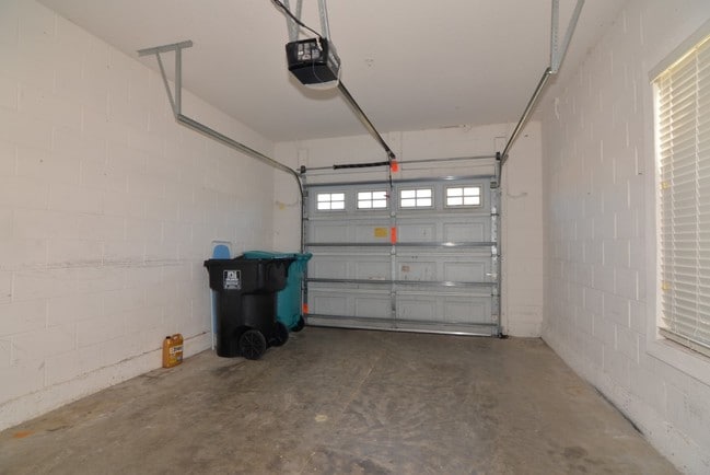 Building Photo - 5460 Caramella Dr