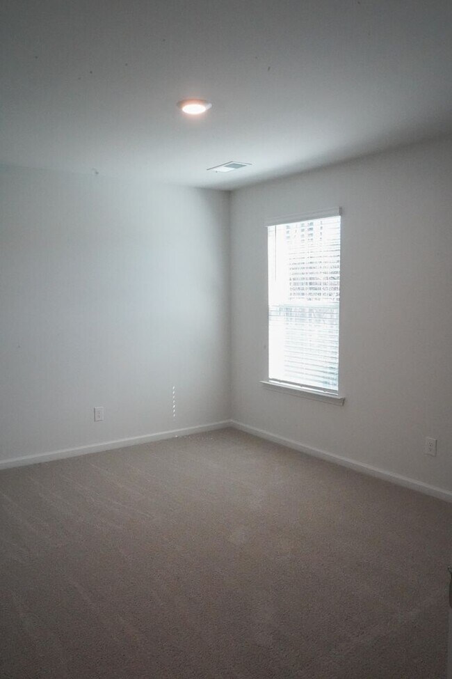 Building Photo - Available Soon!