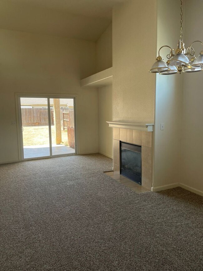 Building Photo - 757 Petit Sirah Ct