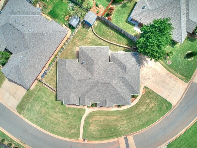 Building Photo - 5501 Lanceshire Ln
