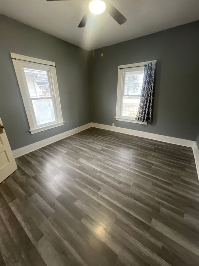 Building Photo - Coming soon! Freshly painted!