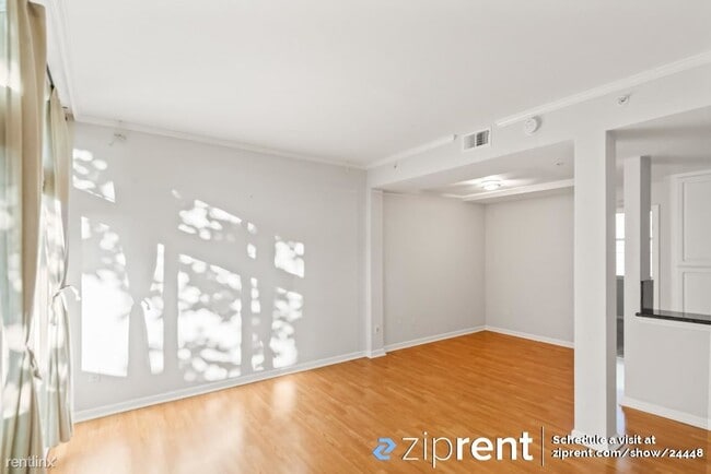 Building Photo - 3 br, 3 bath Townhome - 334 Dunsmuir Terra...