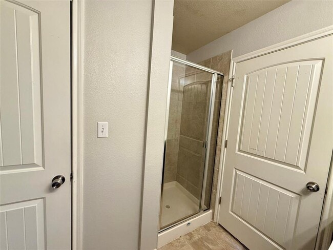 Building Photo - 13013 Pealing Wy
