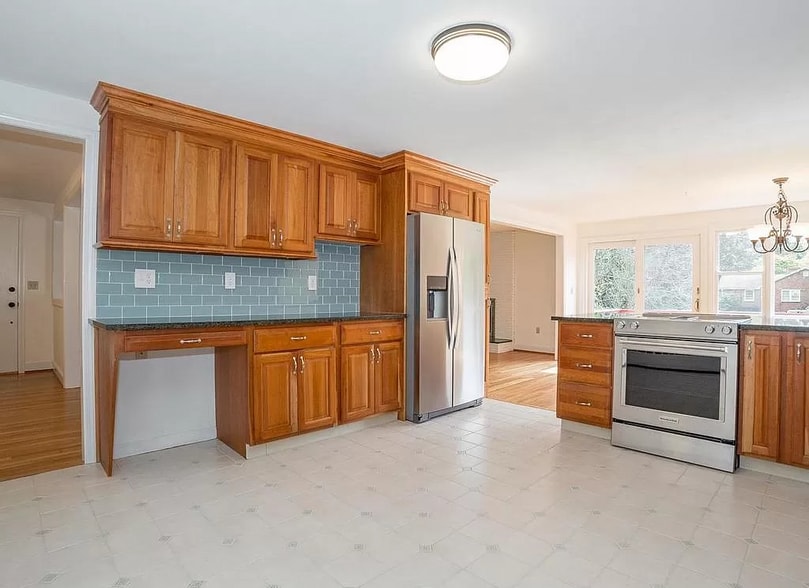 Building Photo - 39 Jackson St