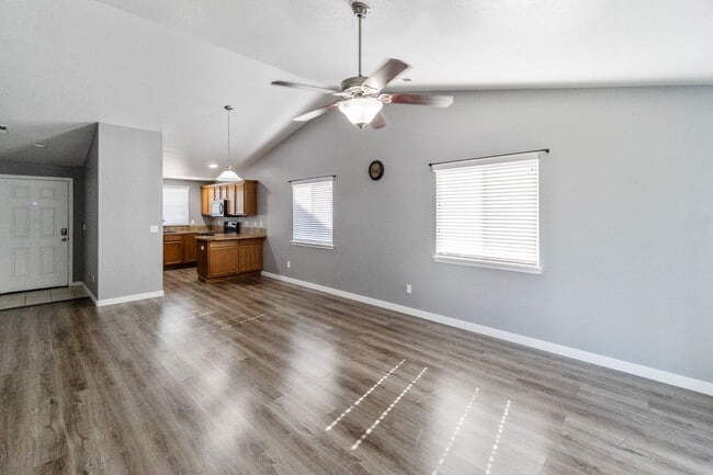 Building Photo - Single Family Home In Airway Heights!!