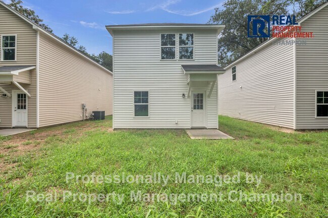 Building Photo - Newly Constructed 3 BD 2.5 BA w/Open Floor Plan