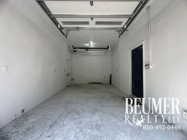 Building Photo - Charming Updated 2br/1ba Mid-Century Cottage