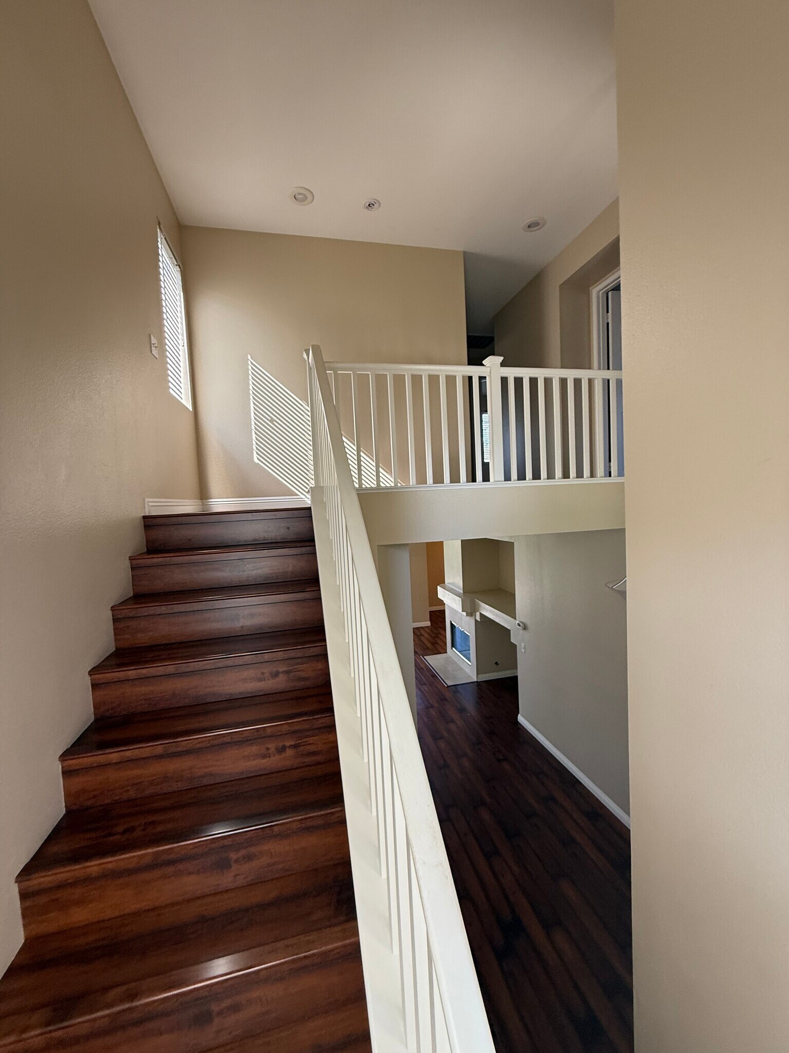 Building Photo - 748 North Siavohn Drive