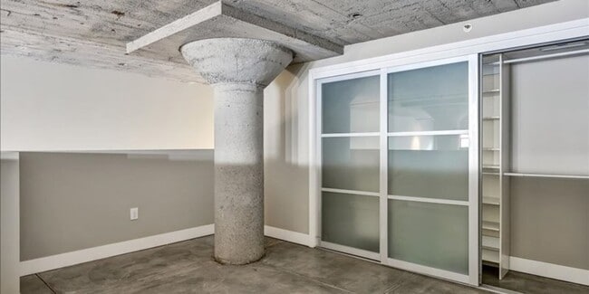 Building Photo - Sophisticated & Chic 2-Level Loft in SOMA ...