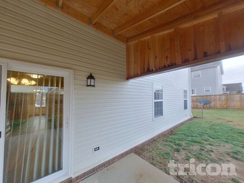 Building Photo - 1456 Colyn Avenue