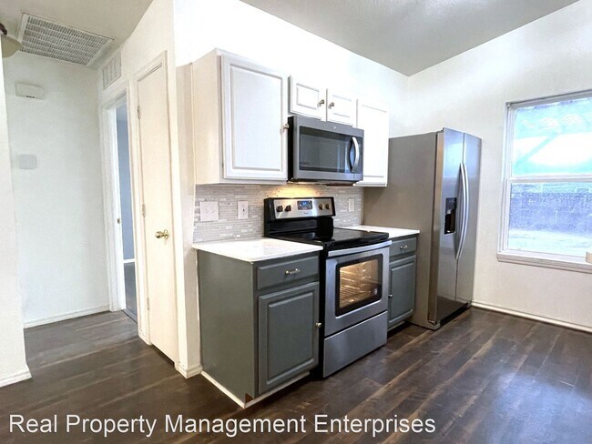 Building Photo - 3 br, 2 bath House - 15601 Acacia Rd