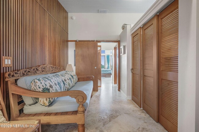 Building Photo - 2337 Seminole Rd