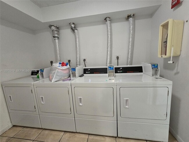 Building Photo - 6940 Miami Gardens Dr