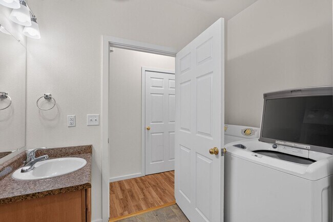 Building Photo - 2038 SE 171st Ave