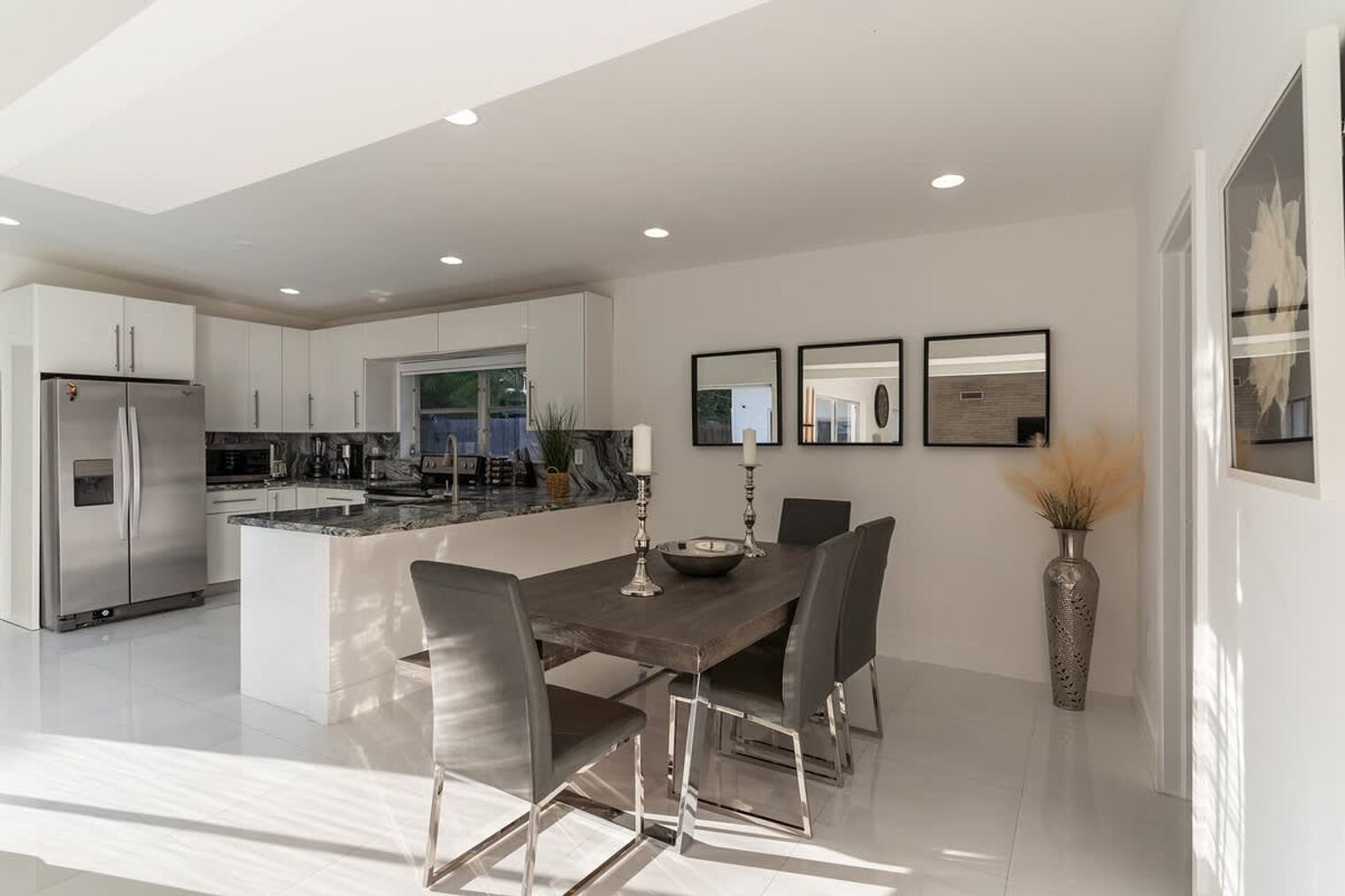 Building Photo - 20010 Highland Lakes Blvd