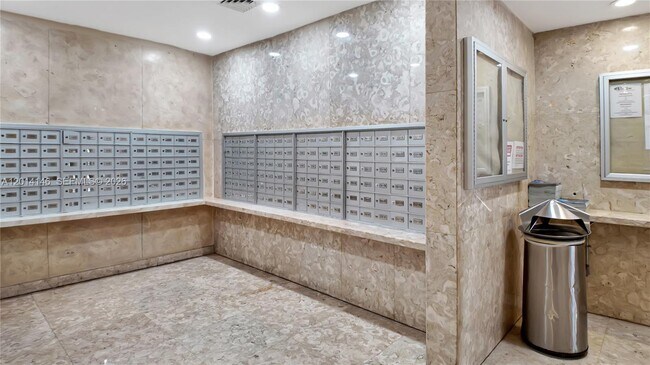 Building Photo - 5601 Collins Ave