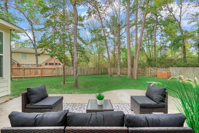 Building Photo - 47 Firethorn Pl