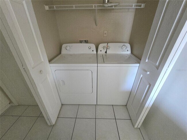 Building Photo - 9933 Sweepstakes Ln