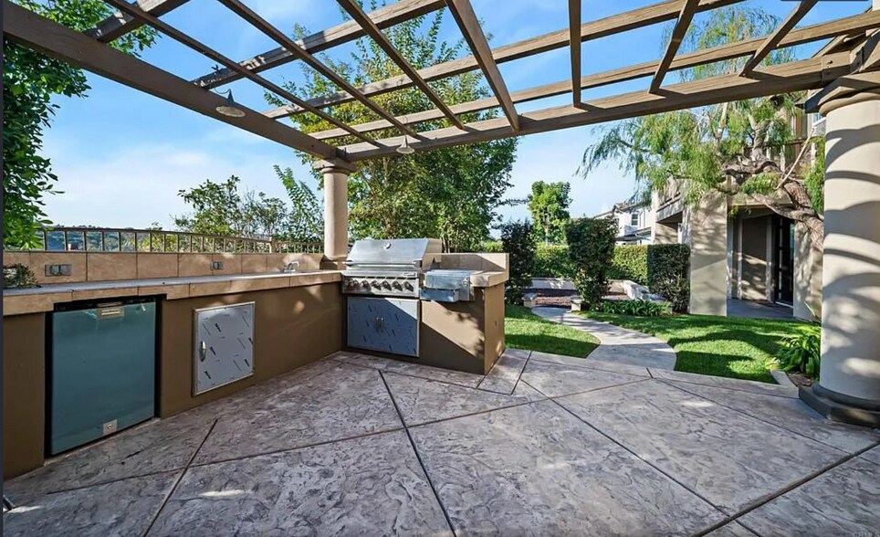 Building Photo - 6839 Helenite Pl