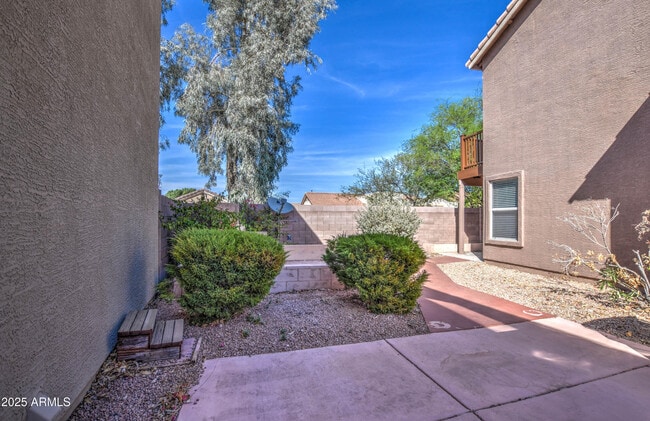 Building Photo - 6660 E Riverdale St