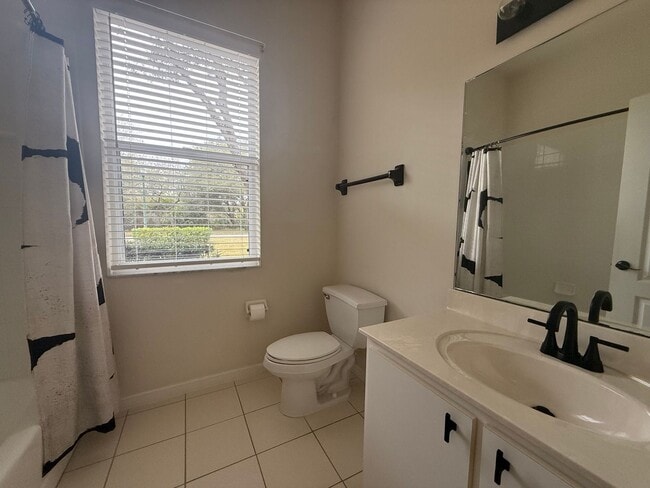 Building Photo - Beautiful 3 Bedroom 2 Bath Halifax Plantation Home AVAILABLE IMMEDIATELY!!!