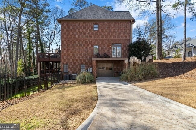 Building Photo - 530 Slane Trce