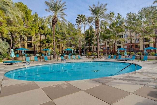 Building Photo - Meridian 124- Stunning 2Bd/2Ba Residence