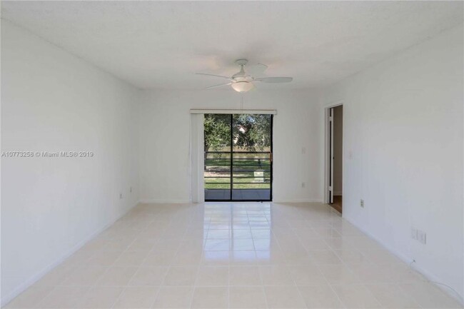 Building Photo - 2 bedroom in Hammocks FL 33196