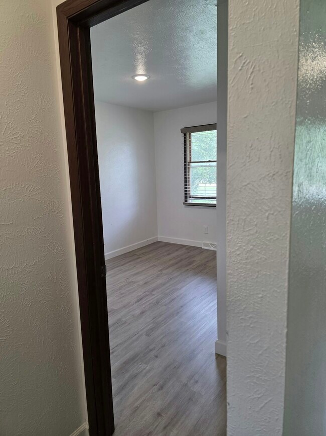 Building Photo - 601 Rizek Dr