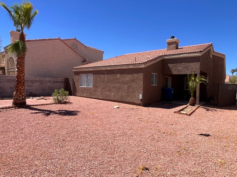 Building Photo - 1612 Fig Palm Ct
