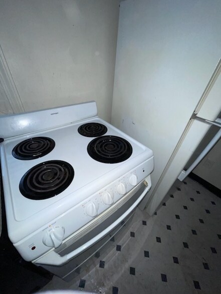 Building Photo - 983 Nathaniel Rd