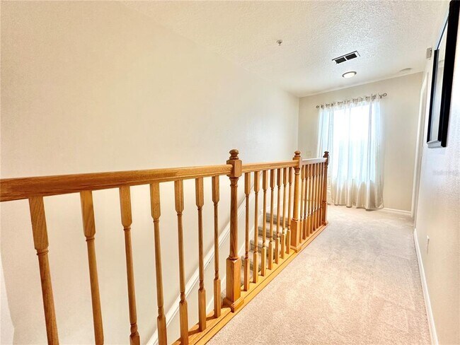 Building Photo - 204 Canterbury Bell Dr