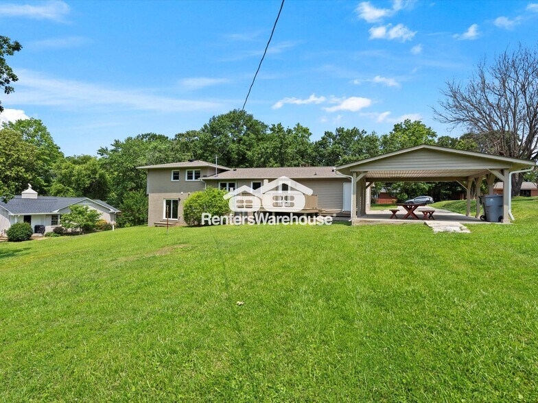 Building Photo - 245 Enwood Dr