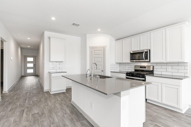 Building Photo - 14826 Cold Water Dr