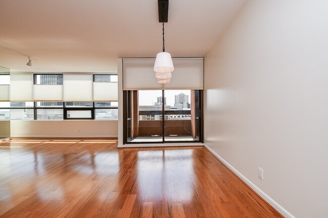 Building Photo - 5150 Hidalgo St