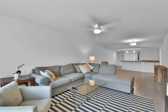 Building Photo - 4201 N Ocean Dr