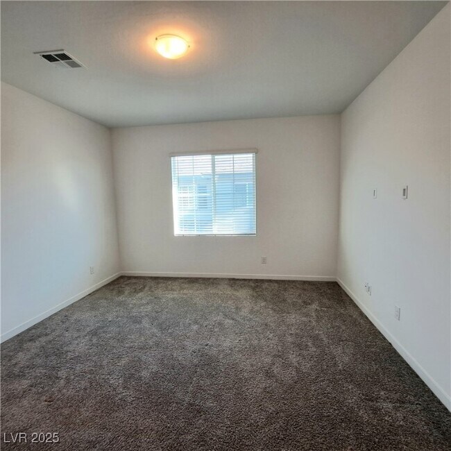Building Photo - 965 Nevada State Dr