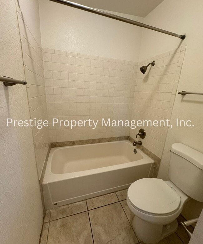 Building Photo - 3bd/2ba home tucked away in Northwest Tucson!!