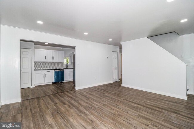 Building Photo - 12 Indigo Rd