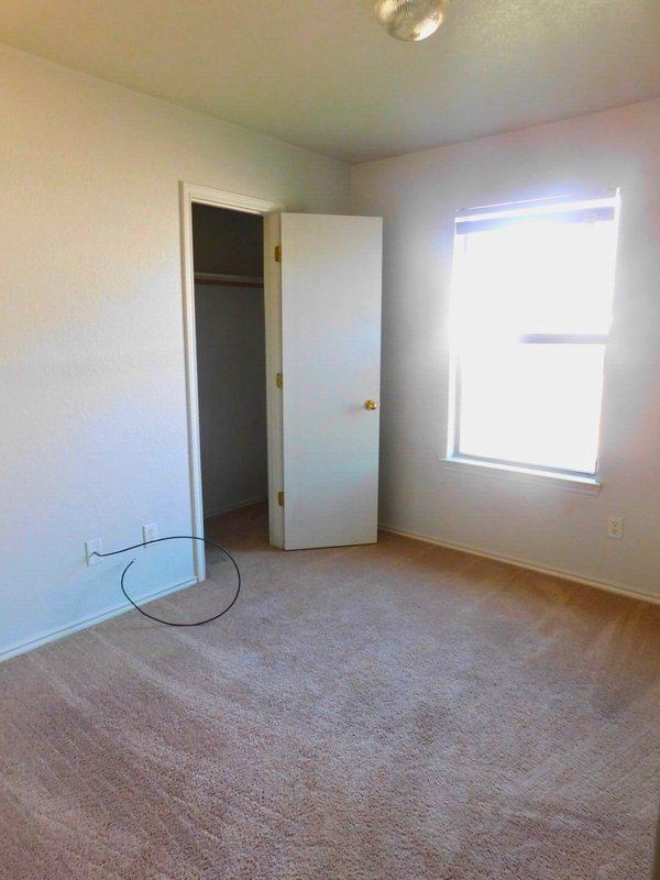 Building Photo - 2803 Alma Dr